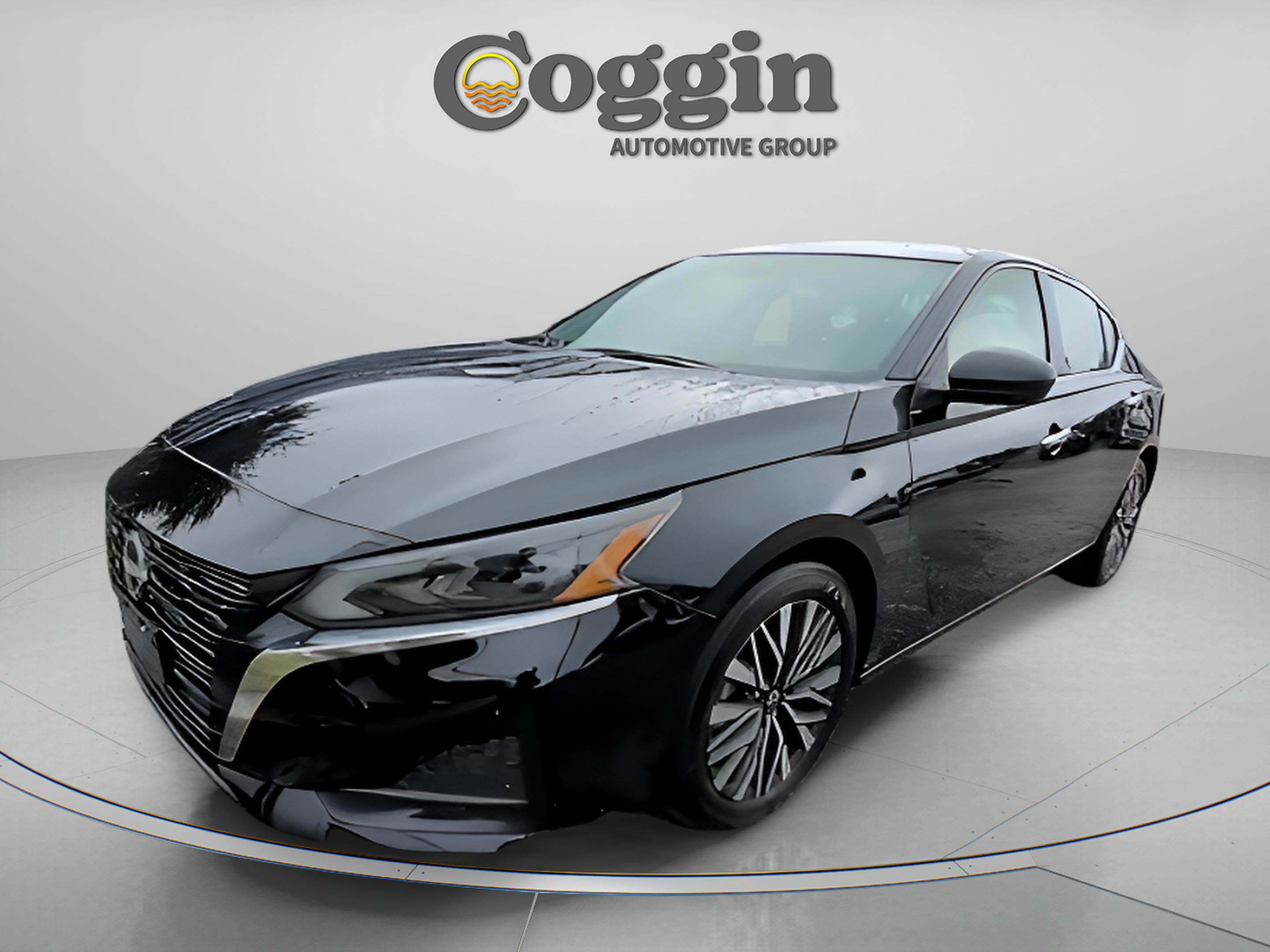 Used 2024 Nissan Altima 2.5 SV image 2