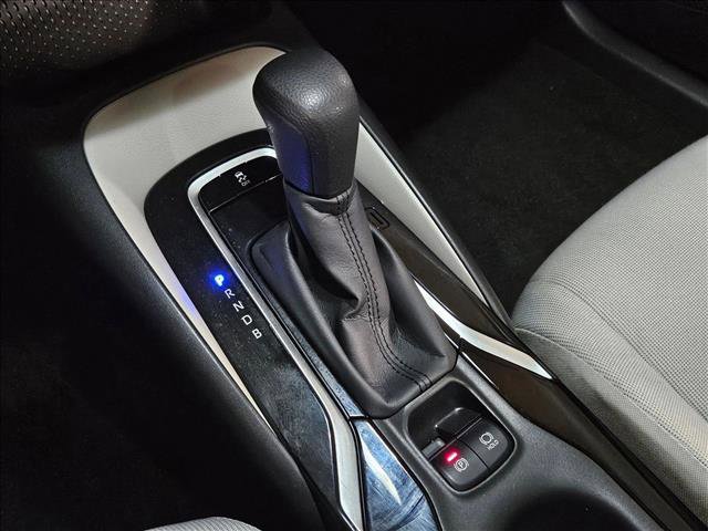 Used 2021 Toyota Corolla LE image 12