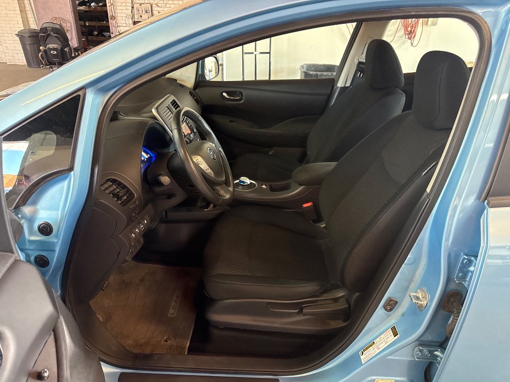 Used 2015 Nissan Leaf S w/ Charge Package FWD image 11