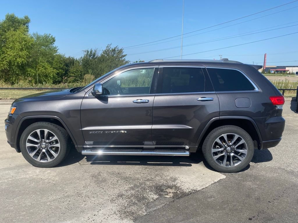 Used 2018 Jeep Grand Cherokee Overland RWD image 2