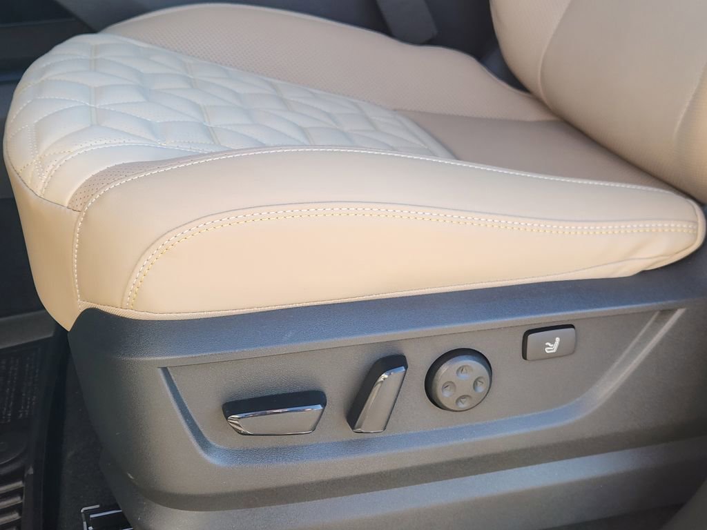 New 2026 Nissan Armada Platinum Reserve image 16