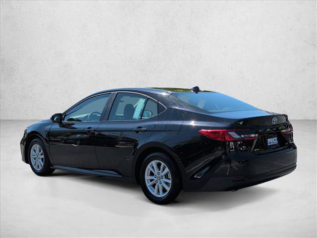 Used 2025 Toyota Camry LE image 7