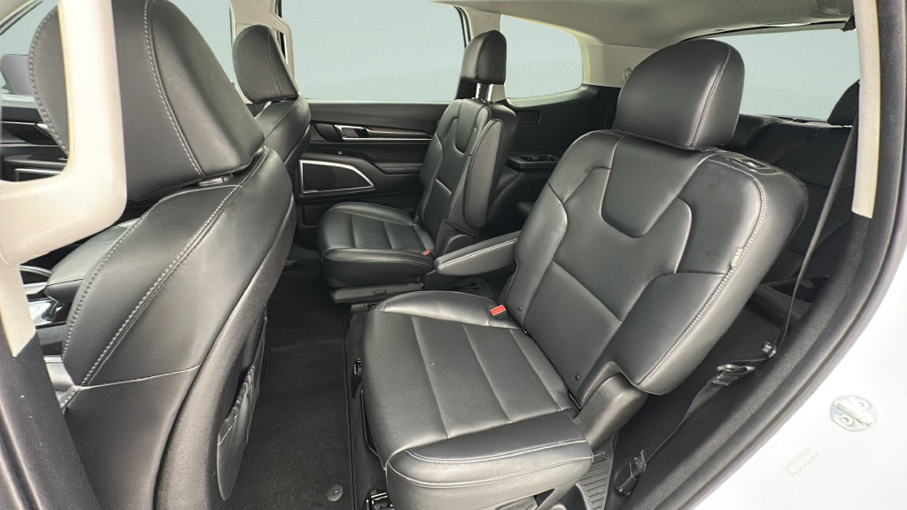 Used 2025 Kia Telluride S AWD/4WD image 10