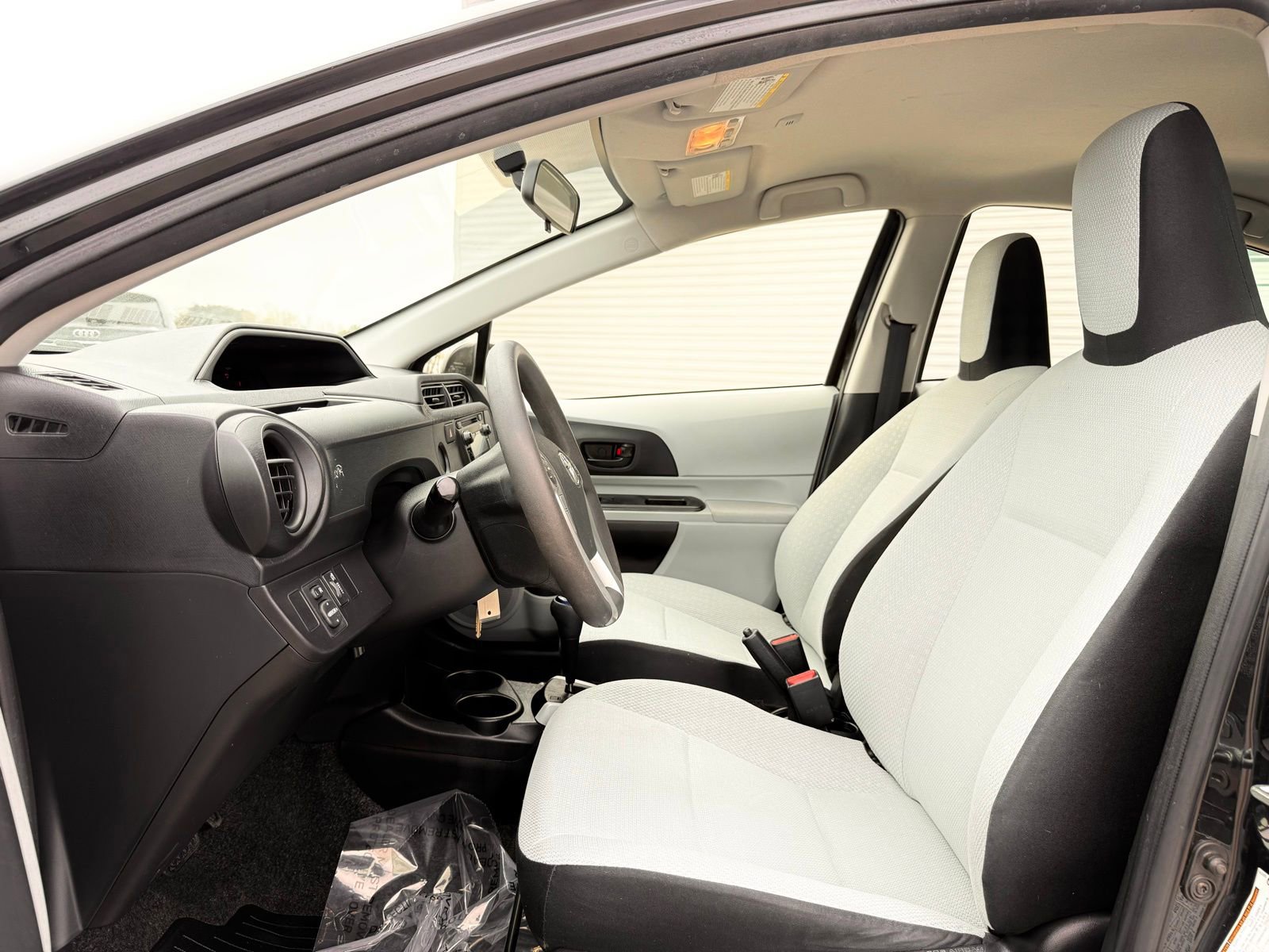 Used 2012 Toyota Prius C One FWD image 15