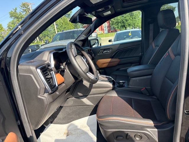 Used 2024 GMC Canyon AT4 w/ AT4 Premium Package AWD/4WD image 8