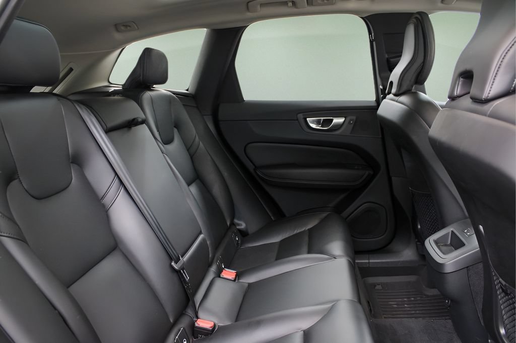 Used 2023 Volvo XC60 B5 Core w/ Climate Package AWD/4WD image 26