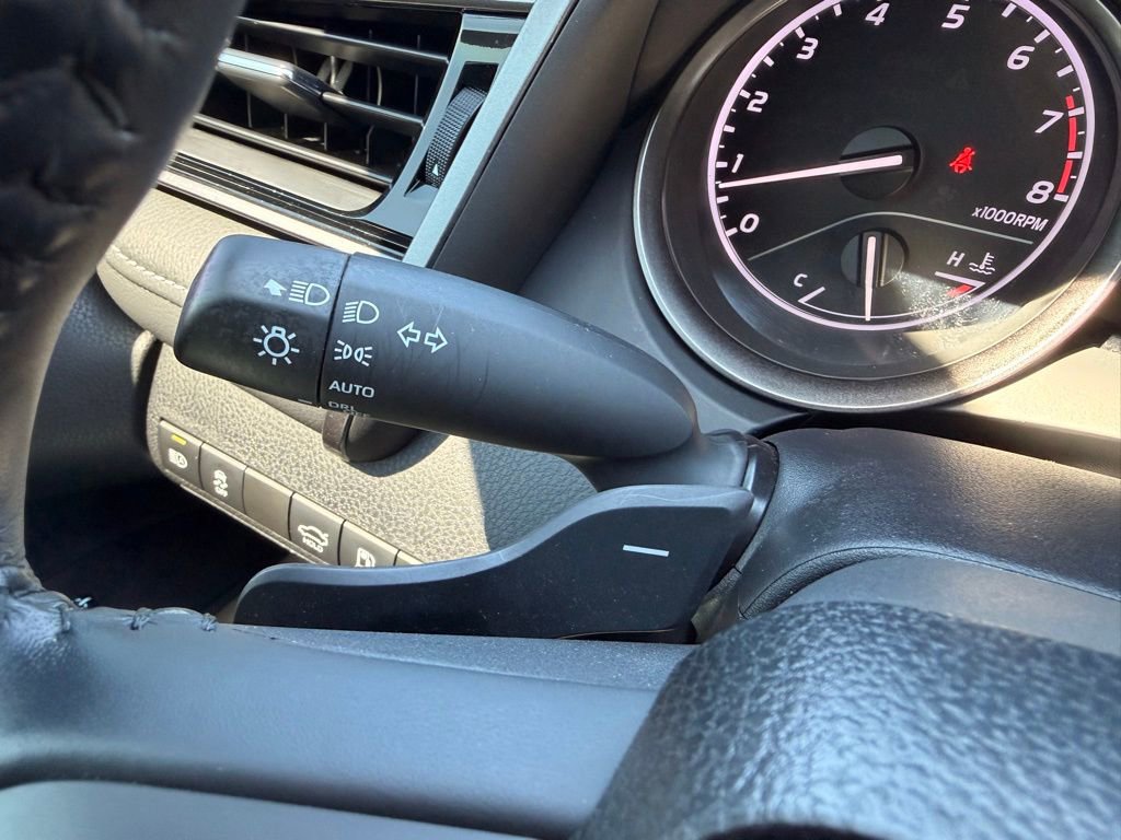 Used 2022 Toyota Camry SE w/ Convenience Package image 15