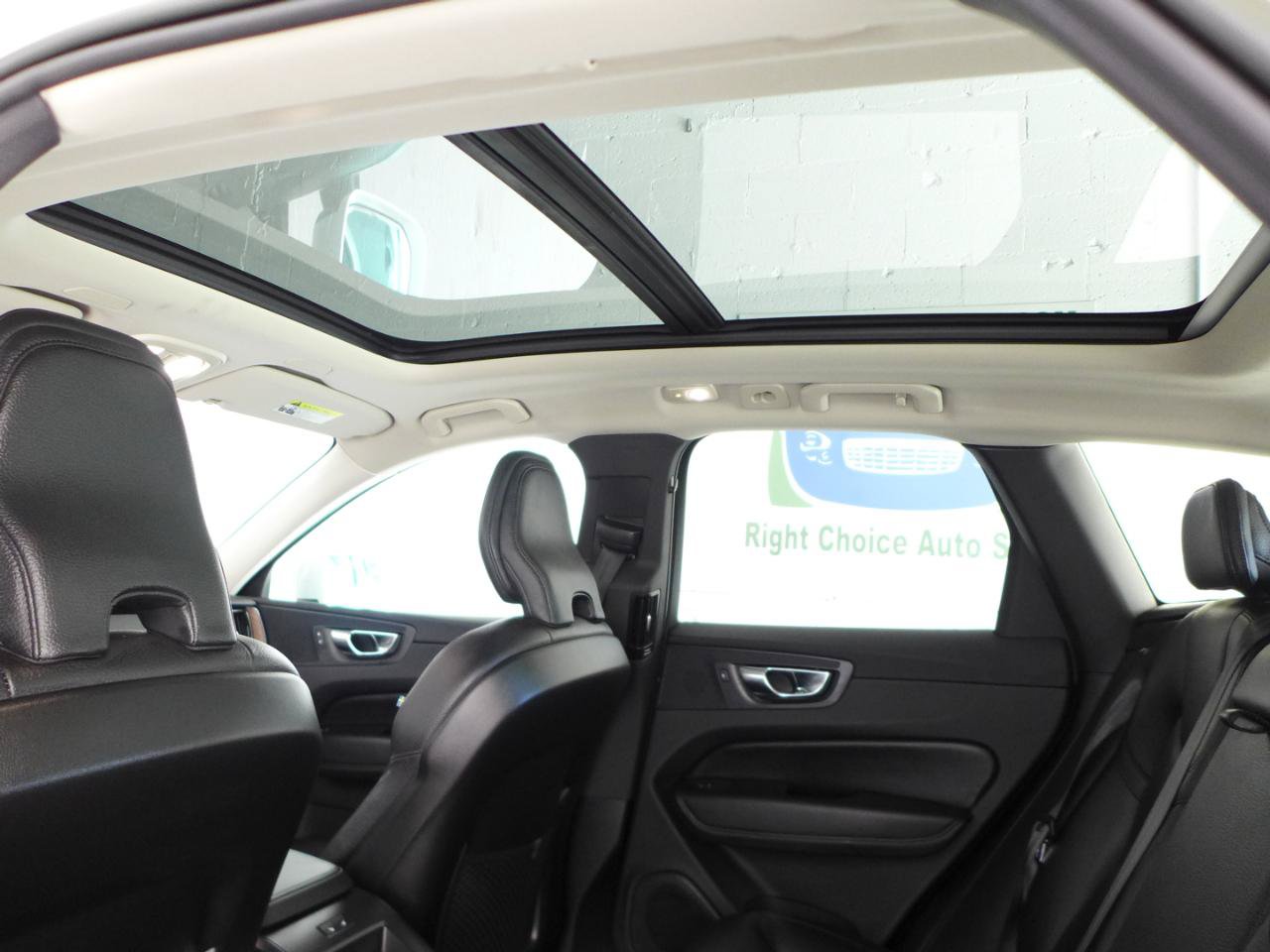 Used 2023 Volvo XC60 B5 Plus w/ Climate Package AWD/4WD image 58