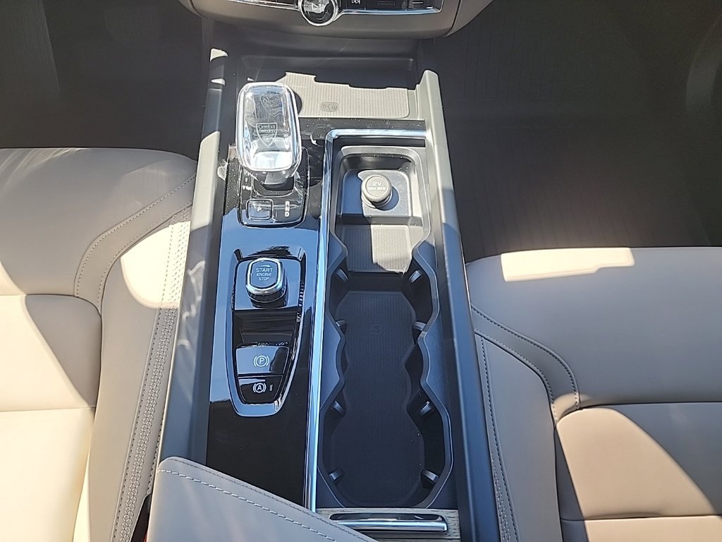 New 2026 Volvo XC60 T8 Plus w/ Climate Package AWD/4WD image 22