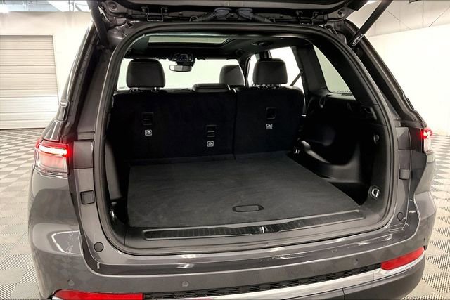 Used 2024 Jeep Grand Cherokee Limited w/ Trailer Tow Package image 38