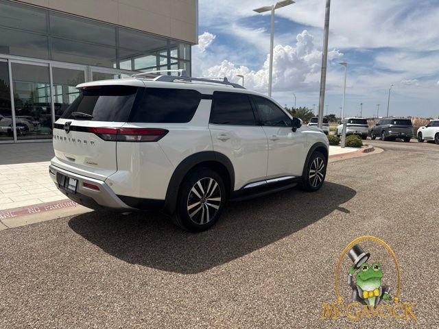 Used 2023 Nissan Pathfinder Platinum FWD image 5