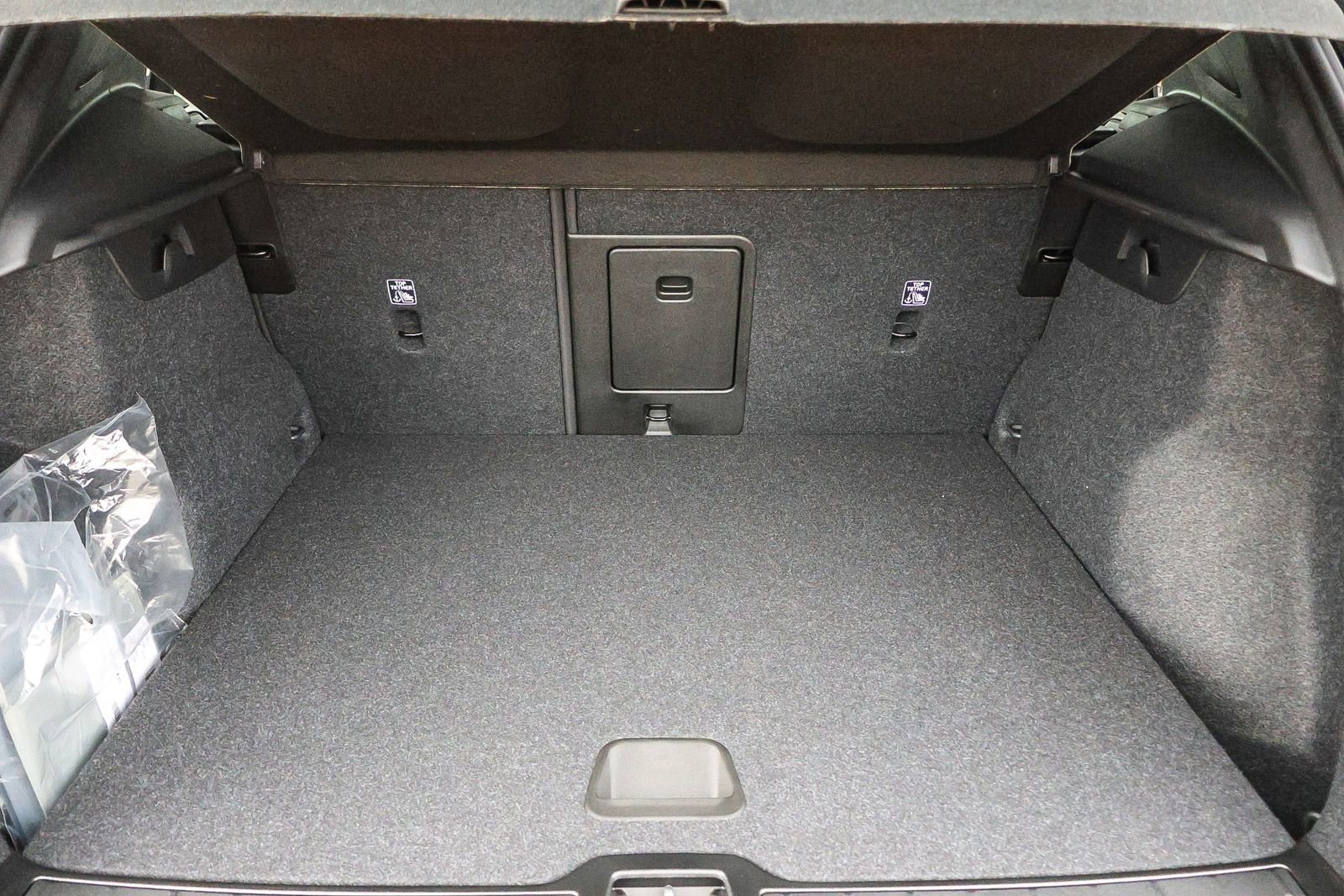 New 2026 Volvo XC40 B5 Core w/ Climate Package image 26