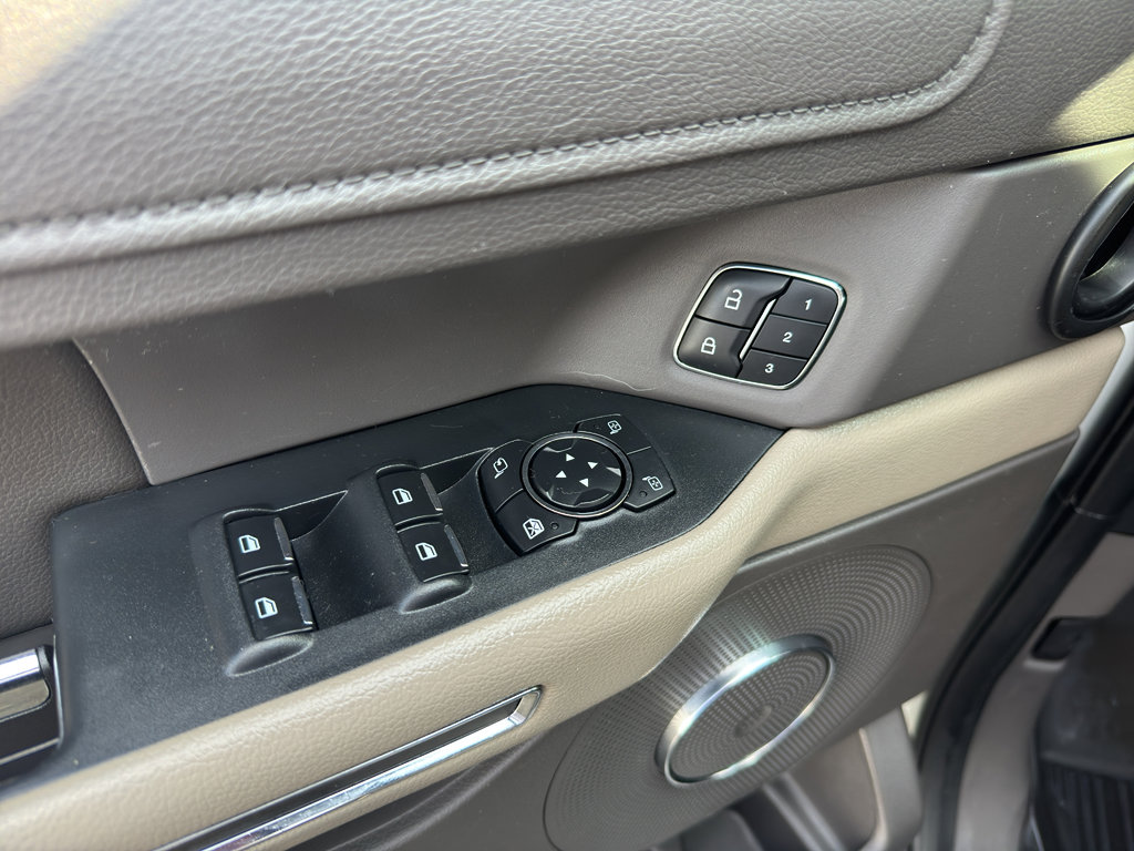 Used 2021 Ford Expedition Max XLT image 9