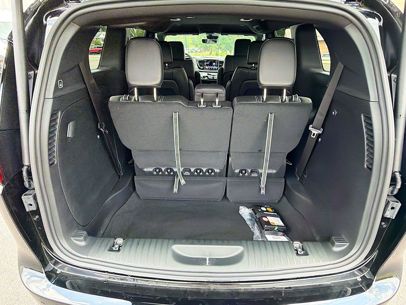 New 2027 Chrysler Pacifica LX FWD image 14