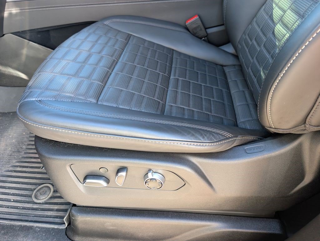 Certified 2026 Cadillac Escalade V w/ LPO, ONYX Package image 13