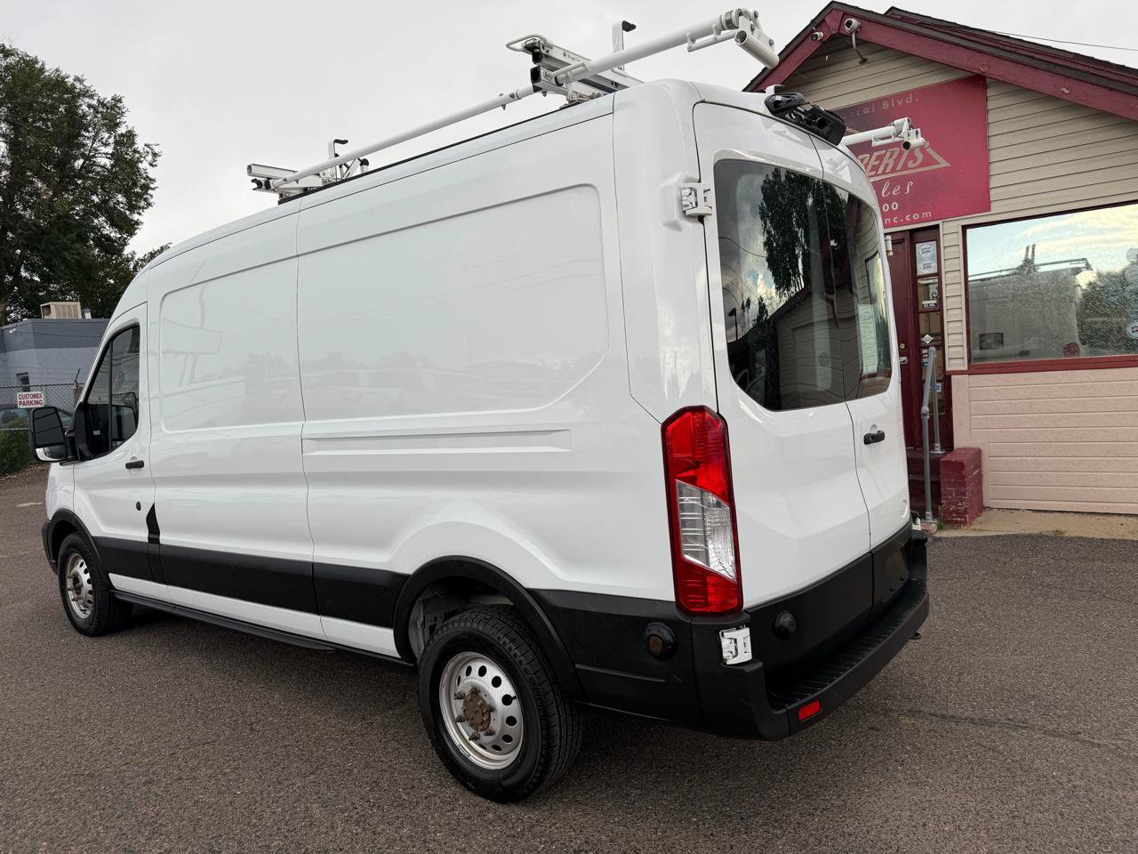 Used 2020 Ford Transit 250 Medium Roof AWD w/ Interior Upgrade Package image 7