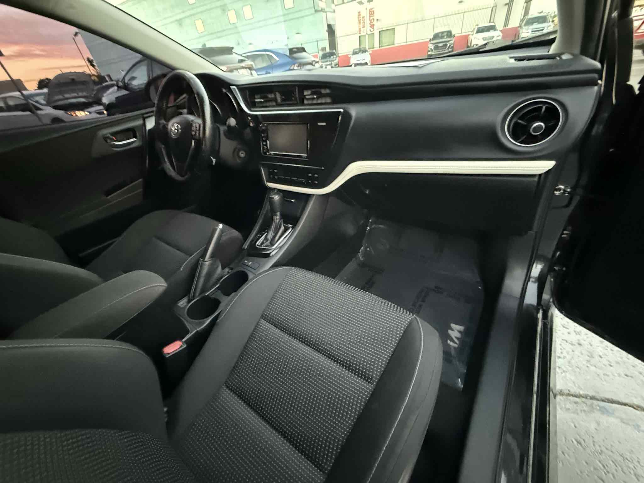 Used 2017 Toyota Corolla iM image 34