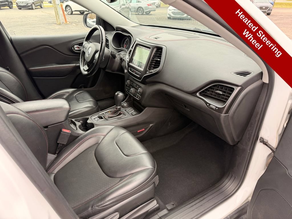 Used 2019 Jeep Cherokee Trailhawk w/ Comfort & Convenience Group AWD/4WD image 35