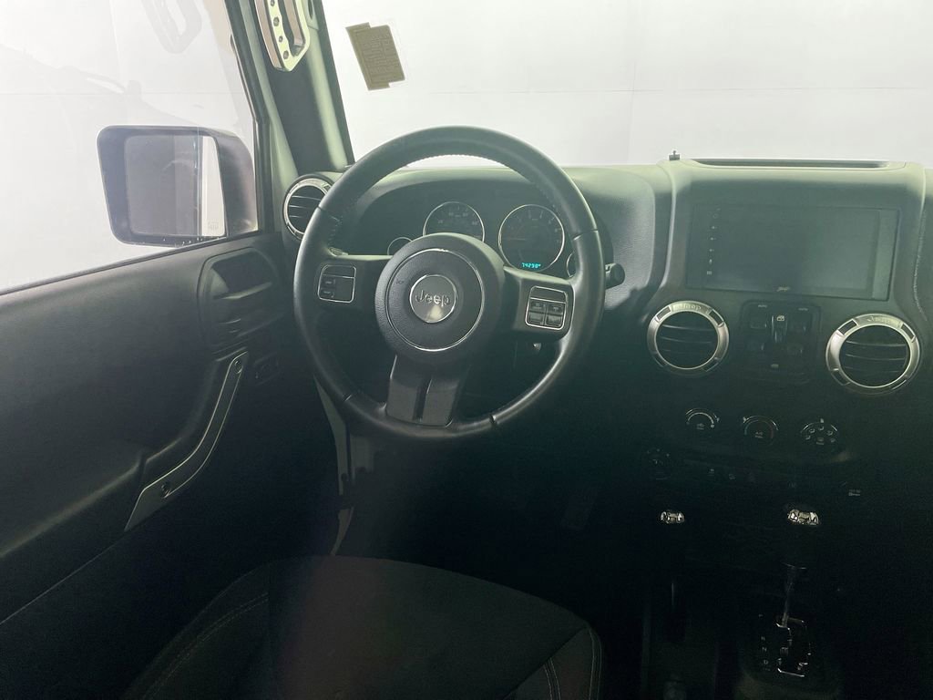 Used 2016 Jeep Wrangler Unlimited Sahara image 22