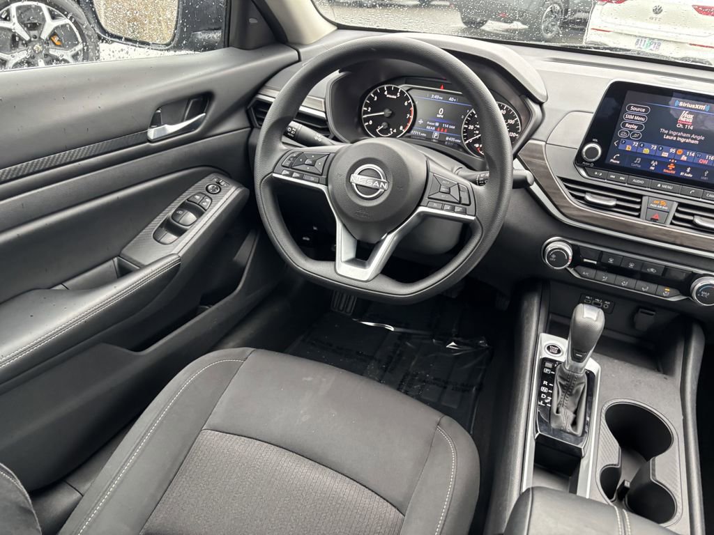 Used 2025 Nissan Altima 2.5 SV image 20