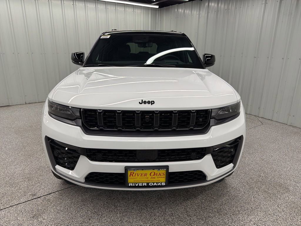 New 2026 Jeep Grand Cherokee Summit image 2