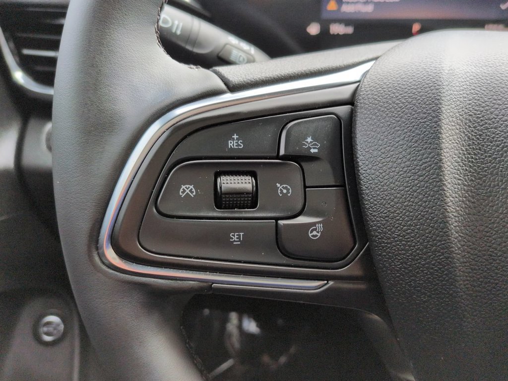 Used 2025 Buick Envista Sport Touring w/ Experience Buick Package FWD image 25