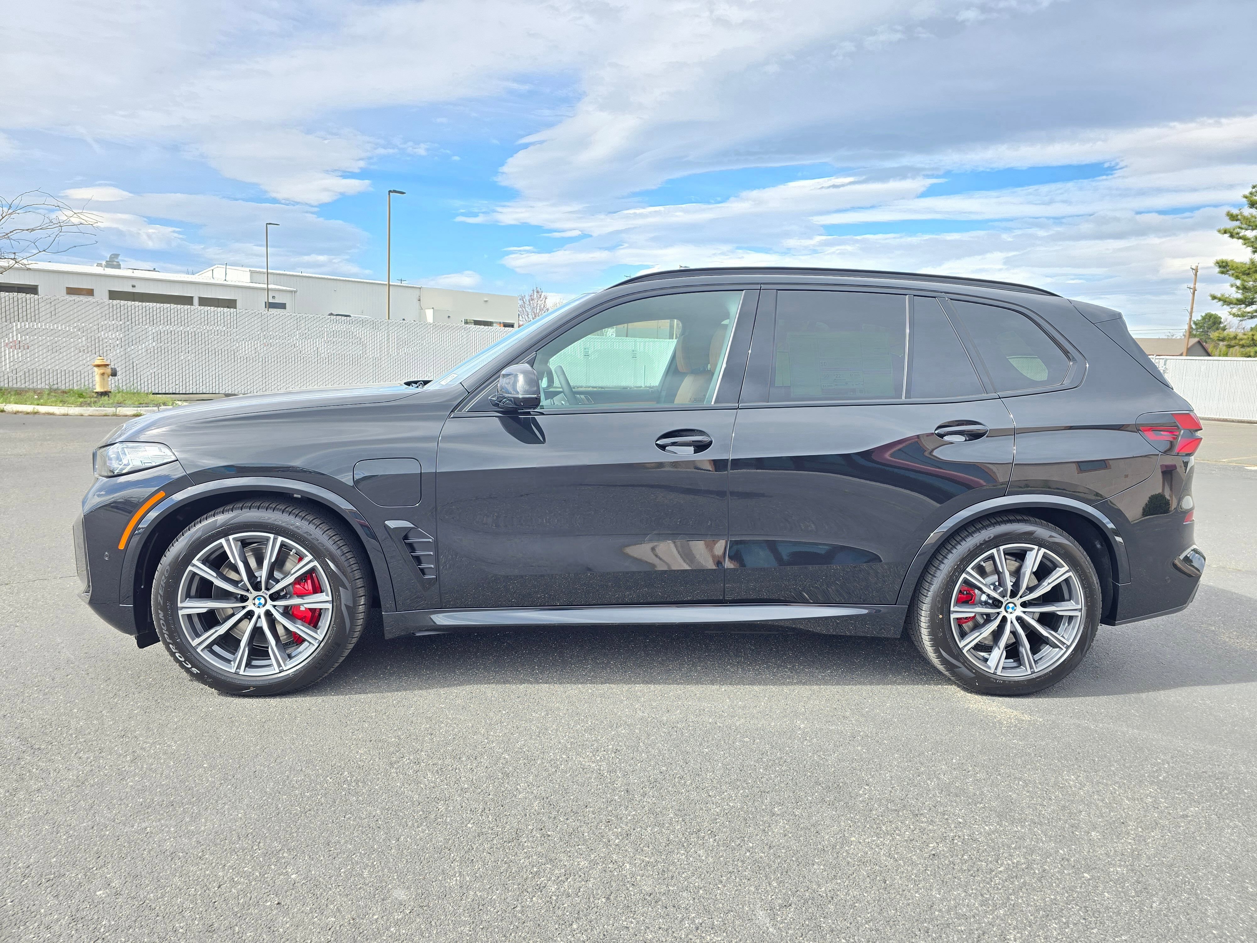 New 2026 BMW X5 xDrive50e w/ M Sport Package image 35