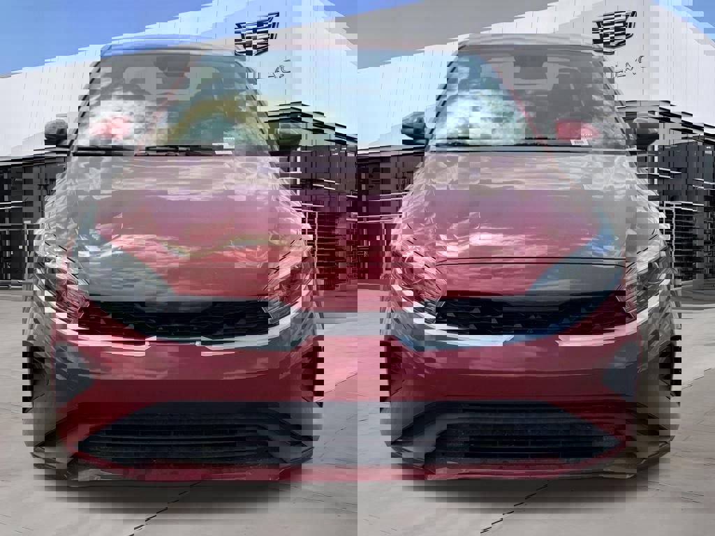 Used 2023 Kia Forte LXS image 4