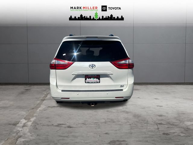 Used 2017 Toyota Sienna XLE w/ XLE Navigation Package AWD/4WD image 4