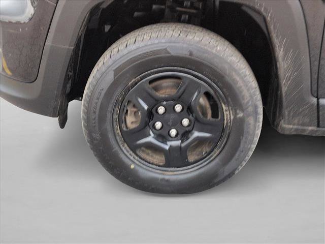 Used 2019 Jeep Renegade Sport image 27