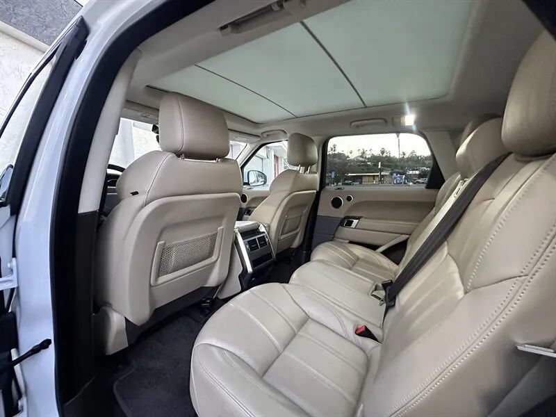 Used 2017 Land Rover Range Rover Sport SE AWD/4WD image 17