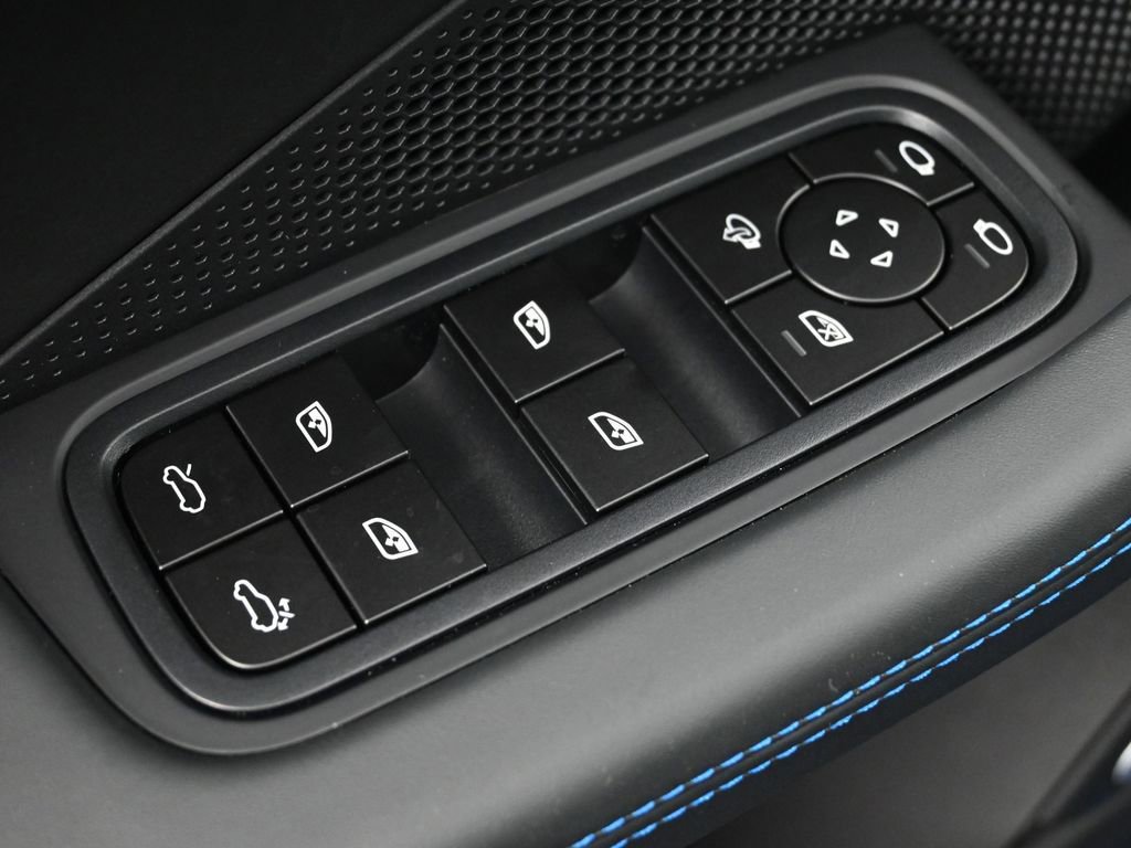 New 2026 Porsche Macan Turbo Electric image 19