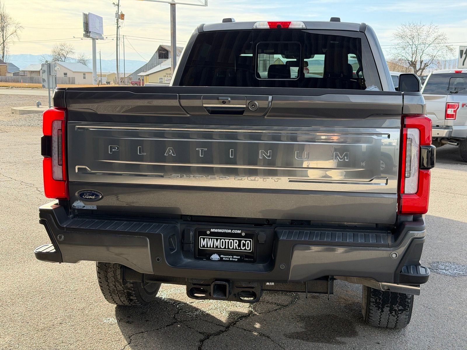 Used 2024 Ford F350 Platinum w/ FX4 Off-Road Package AWD/4WD image 8