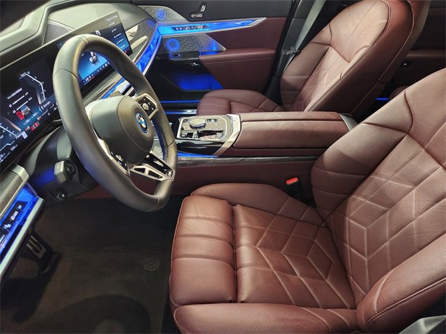 Used 2025 BMW 750e xDrive w/ Executive Package image 14