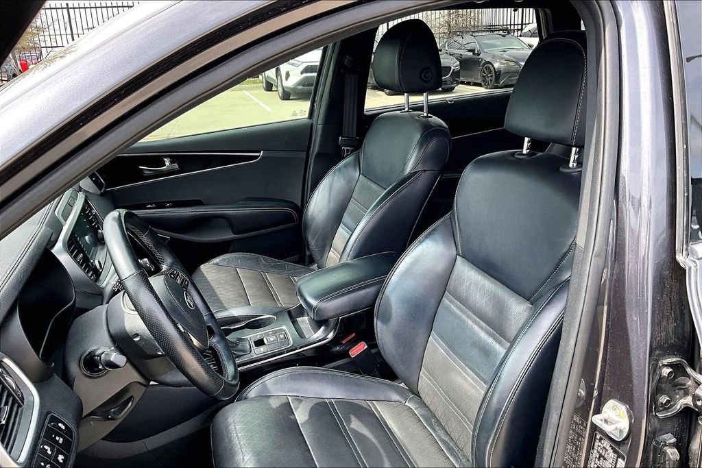Used 2019 Kia Sorento SX image 29