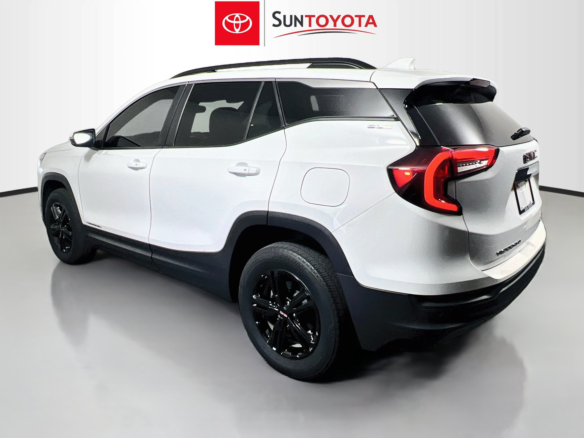 Used 2023 GMC Terrain SLE w/ Driver Convenience Package AWD/4WD image 6