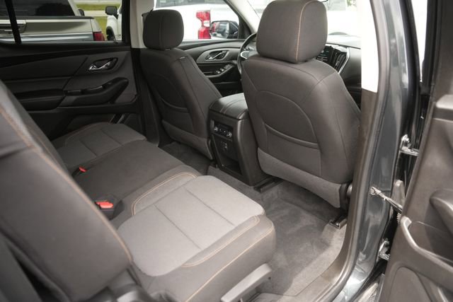 Used 2018 Chevrolet Traverse LT image 16