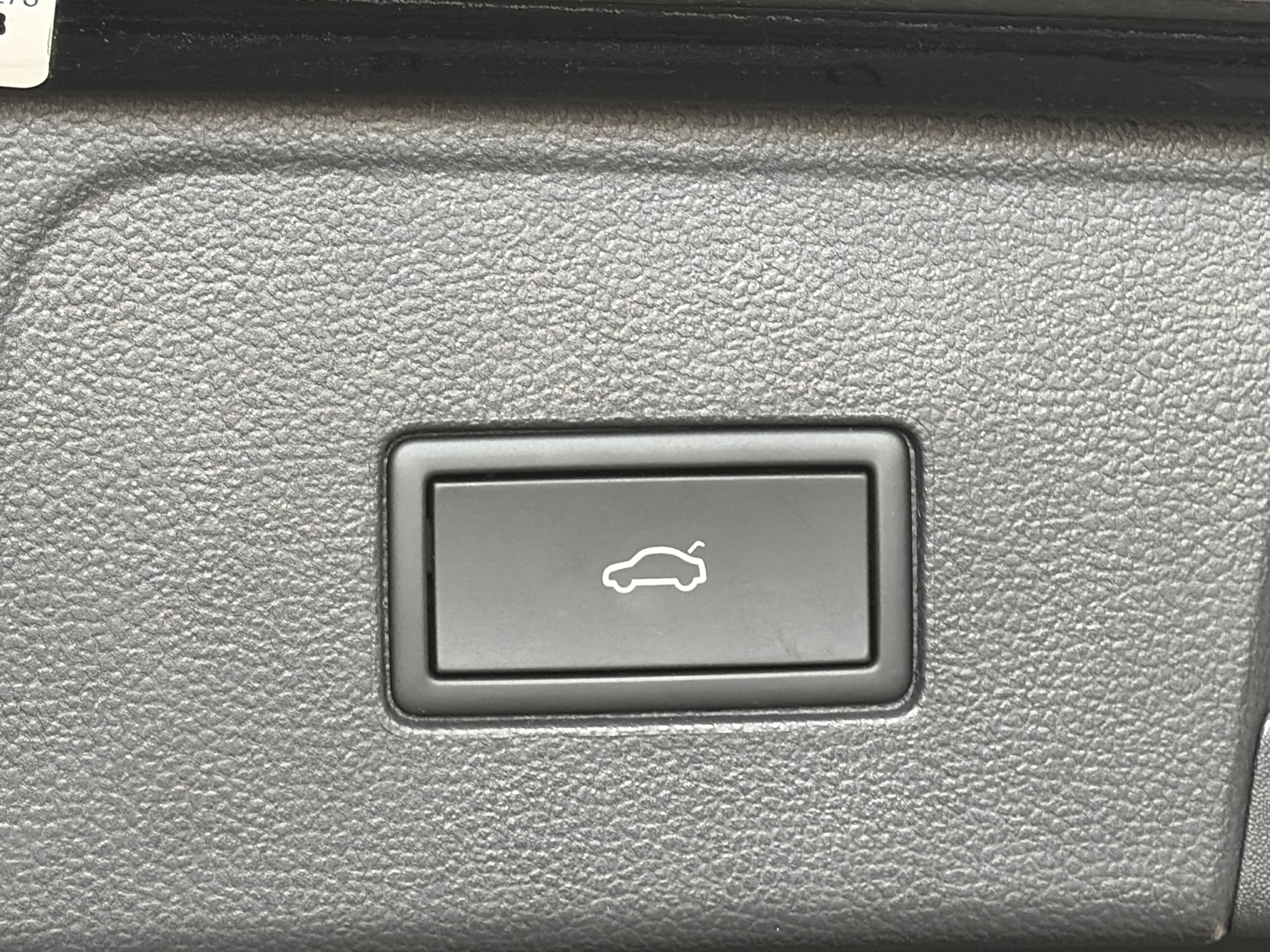 Used 2025 Volkswagen Atlas SEL image 16