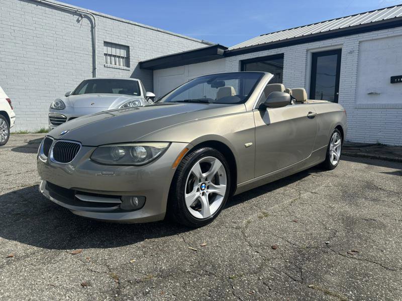 Used 2011 BMW 335i Convertible RWD image 1