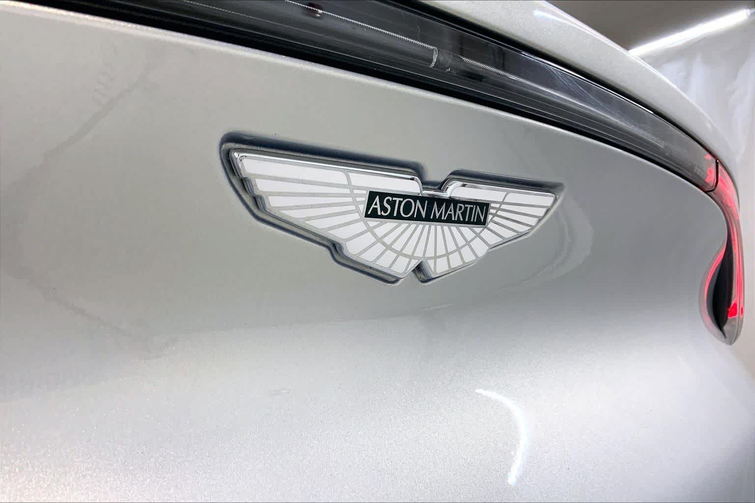 Used 2021 Aston Martin DBX AWD/4WD image 9