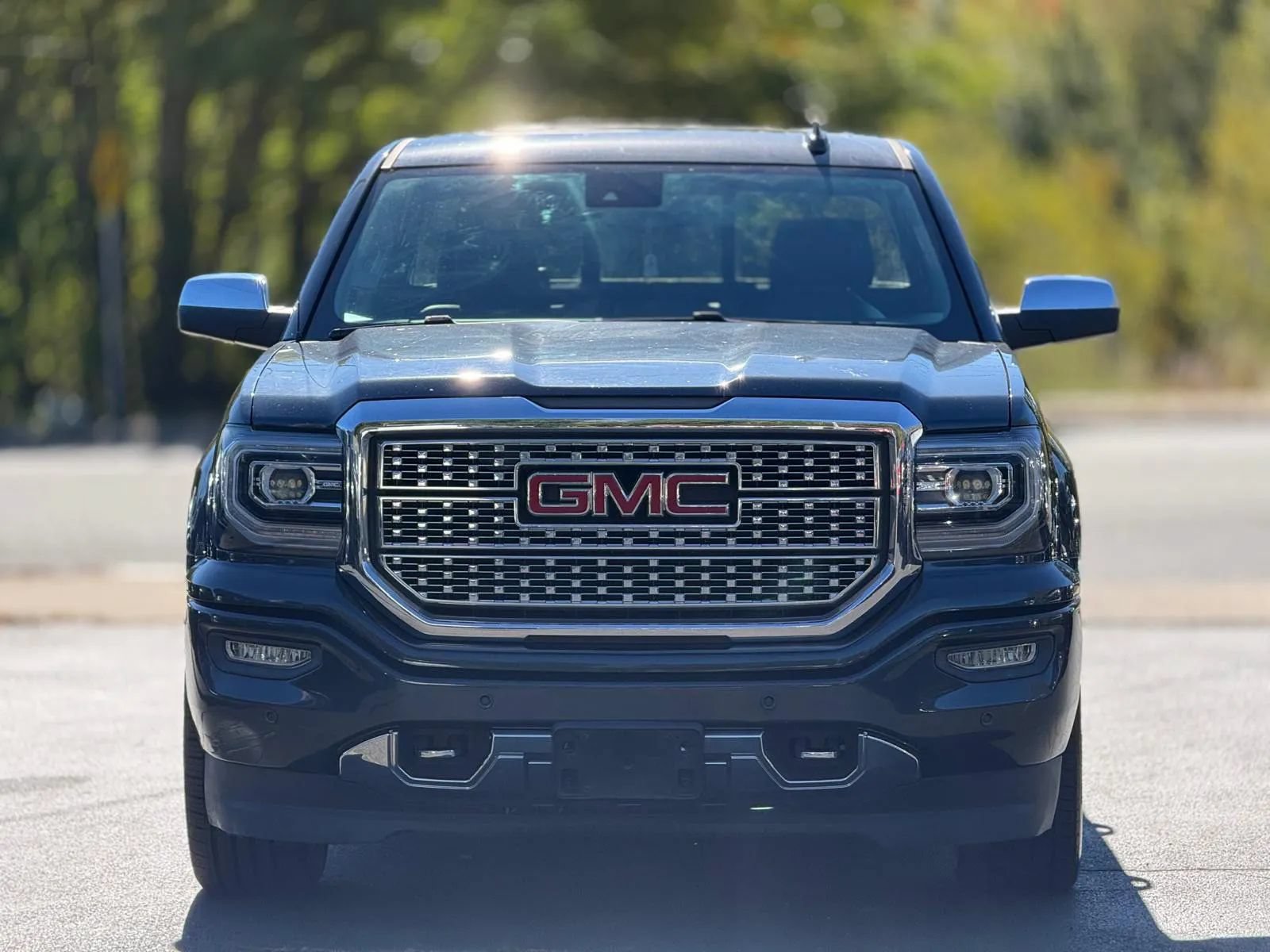 Used 2017 GMC Sierra 1500 Denali w/ Denali Ultimate Package AWD/4WD image 3