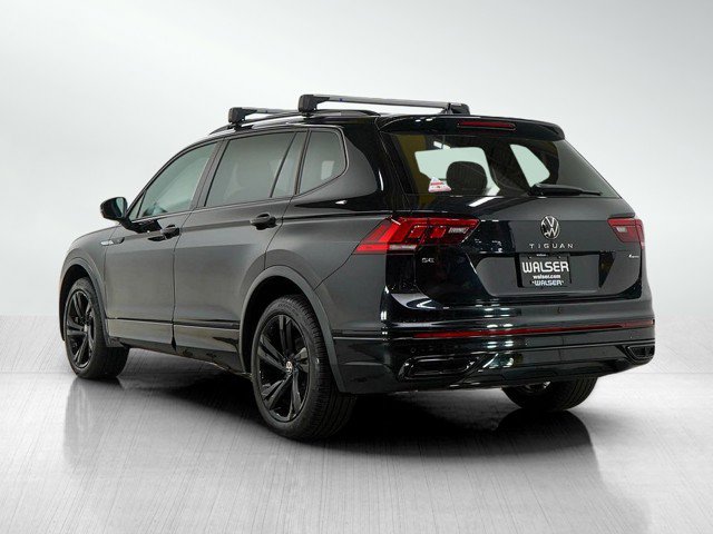 Used 2023 Volkswagen Tiguan SE R-Line image 3