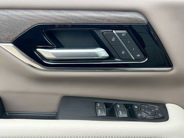 New 2026 GMC Yukon XL Denali w/ Denali Reserve Package AWD/4WD image 13