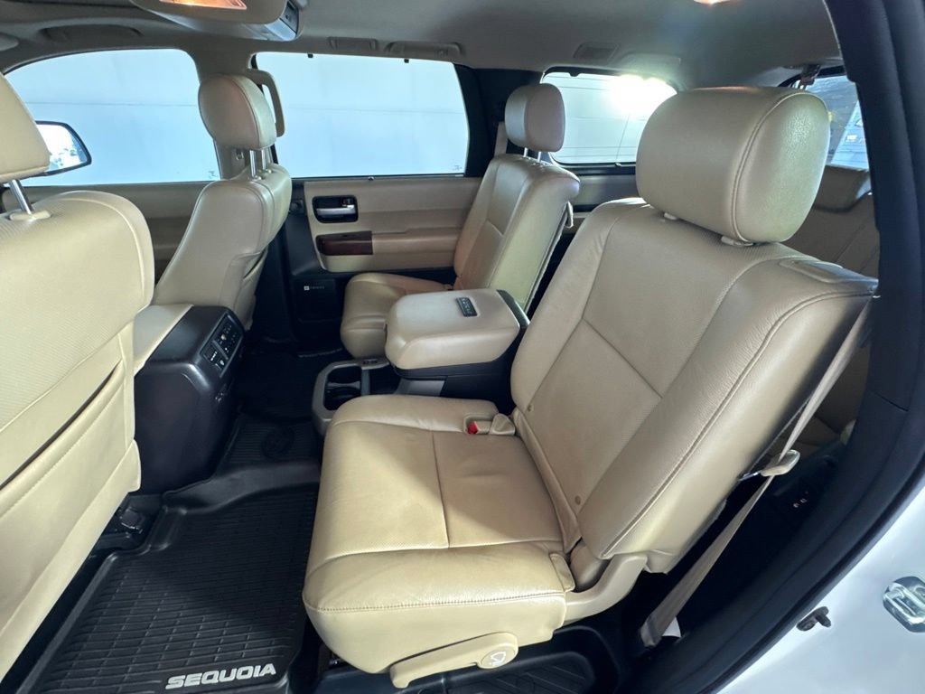 Used 2017 Toyota Sequoia Platinum AWD/4WD image 35