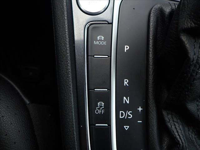 Used 2018 Volkswagen Golf SE image 22