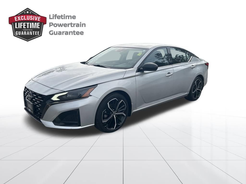 Certified 2023 Nissan Altima 2.5 SR FWD image 1