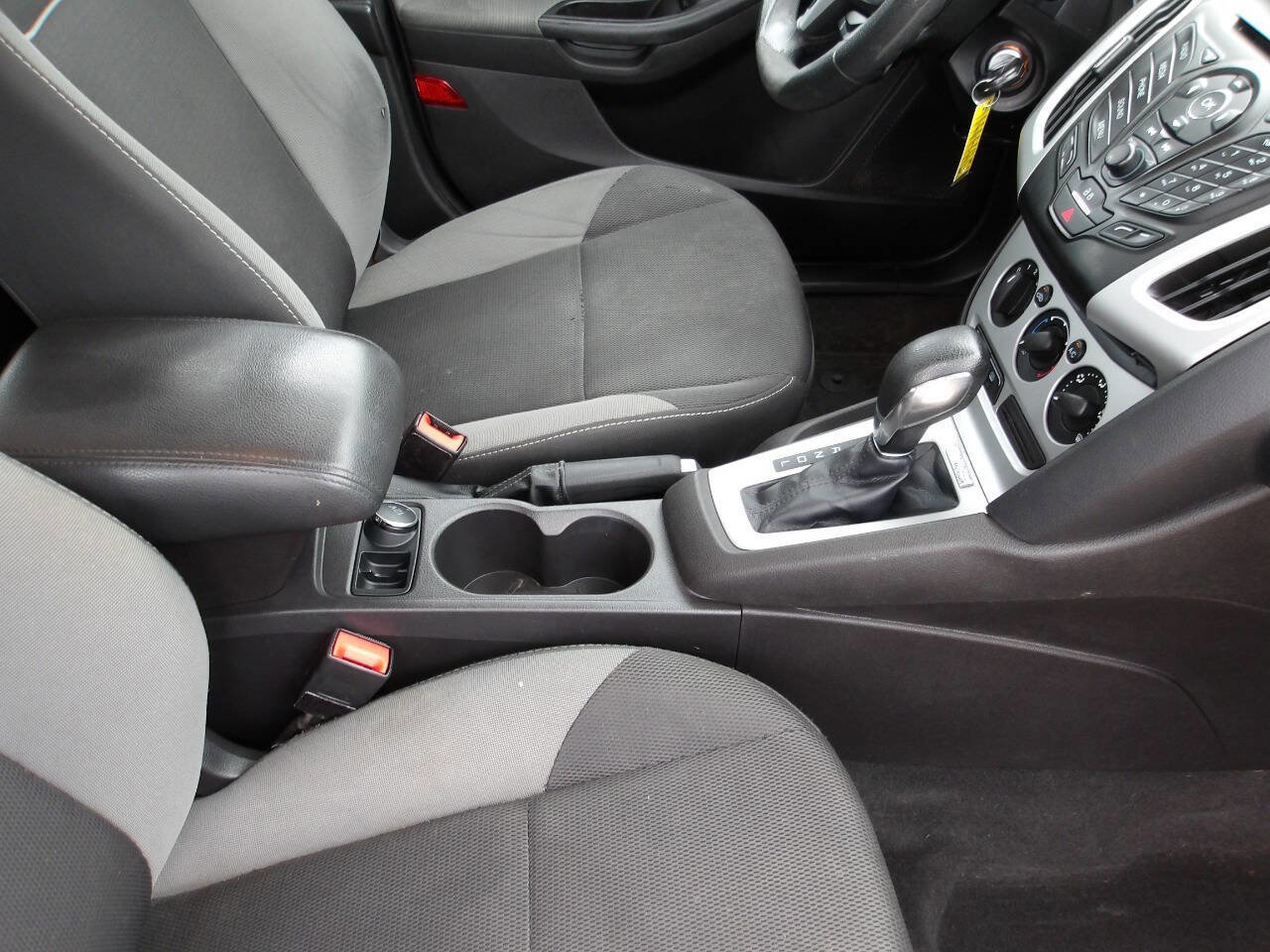 Used 2014 Ford Focus SE FWD image 17