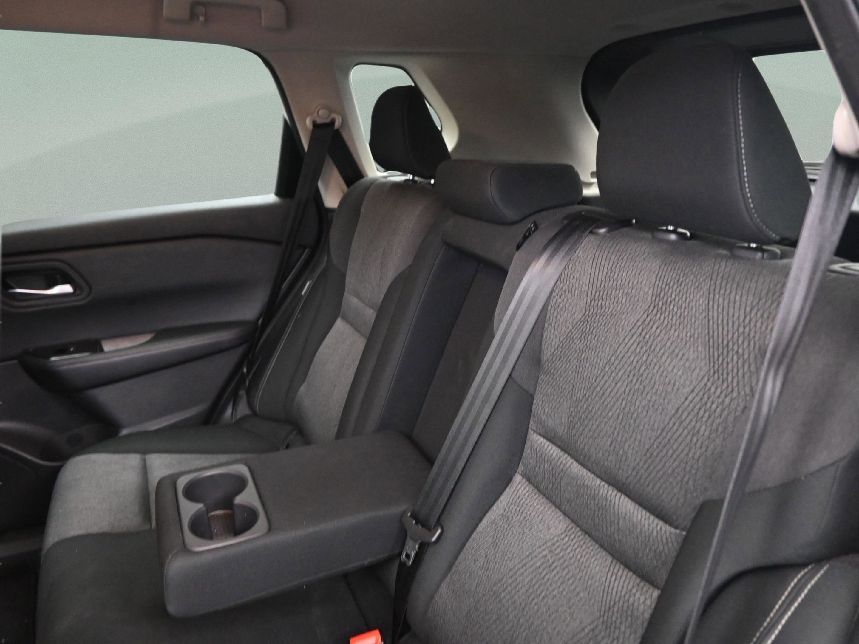 Used 2025 Nissan Rogue SV image 34