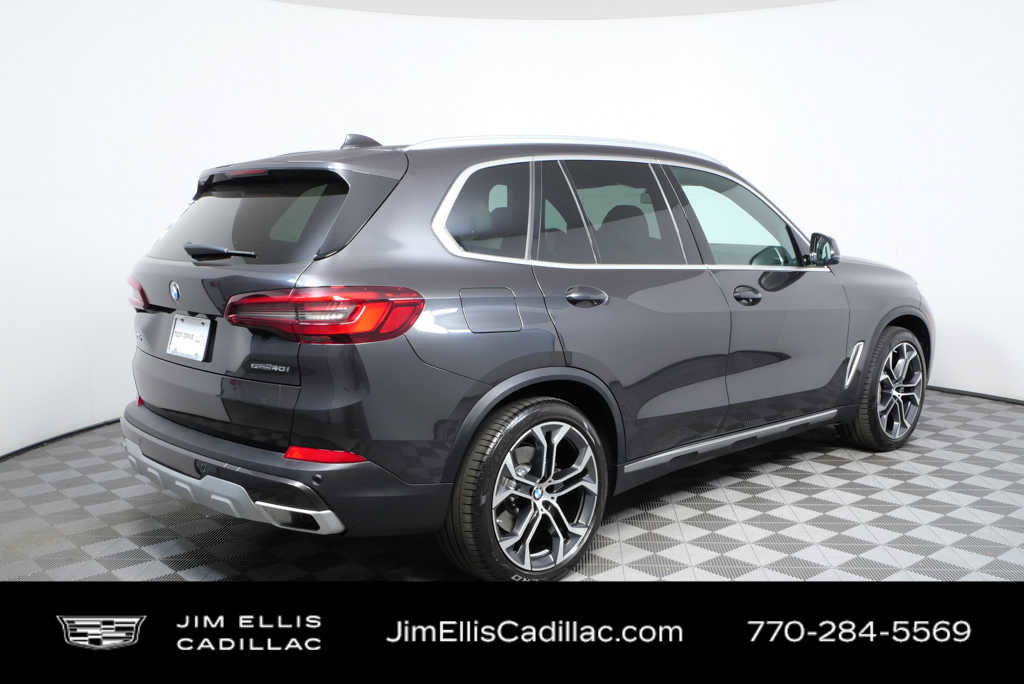 Used 2023 BMW X5 sDrive40i w/ Premium Package image 3