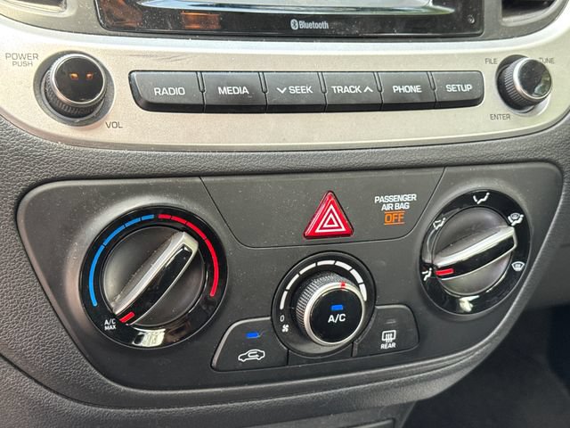 Used 2022 Hyundai Accent SE FWD image 19